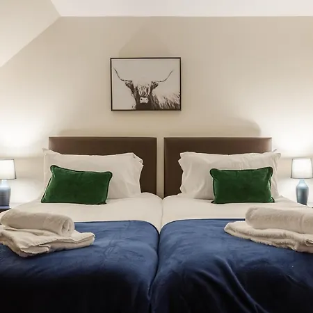 Albert - 5 Bedrooms Sleeps 11 Parking Wi-Fi Contractors Preston  Esterno foto