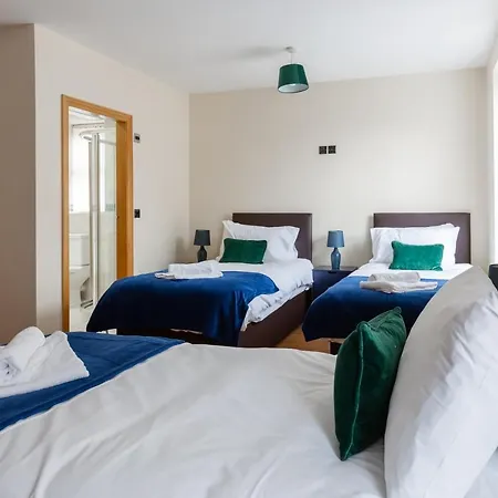 Albert - 5 Bedrooms Sleeps 11 Parking Wi-Fi Contractors Preston  Esterno foto