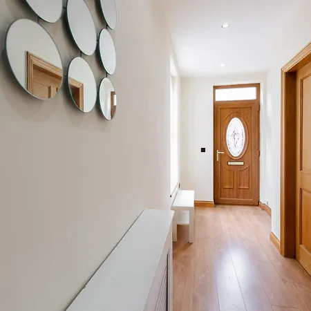 Albert - 5 Bedrooms Sleeps 11 Parking Wi-Fi Contractors Preston  Esterno foto
