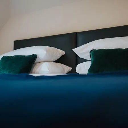Albert - 5 Bedrooms Sleeps 11 Parking Wi-Fi Contractors Preston  Esterno foto