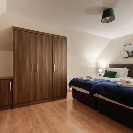 Albert - 5 Bedrooms Sleeps 11 Parking Wi-Fi Contractors Preston  Esterno foto