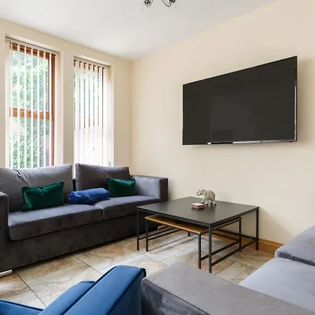 Albert - 5 Bedrooms Sleeps 11 Parking Wi-Fi Contractors Preston  Esterno foto