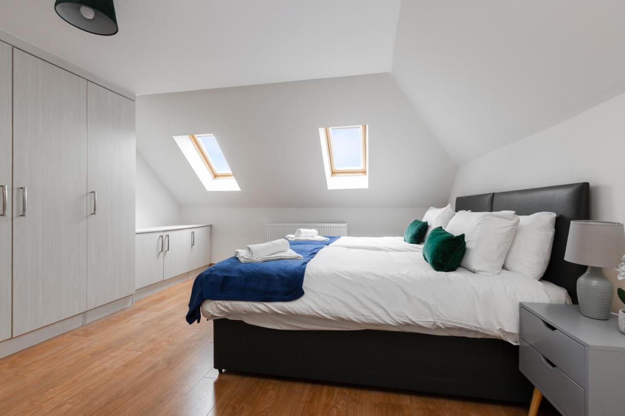 - 5 Bedrooms Sleeps 11 Parking Wi-fi Contractors Holiday home Preston (Lancashire)