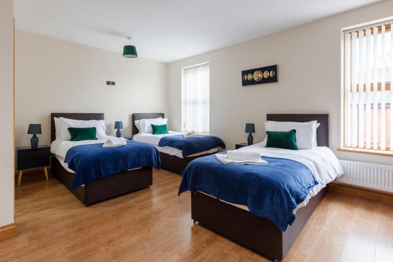 - 5 Bedrooms Sleeps 11 Parking Wi-fi Contractors Holiday home Preston (Lancashire)